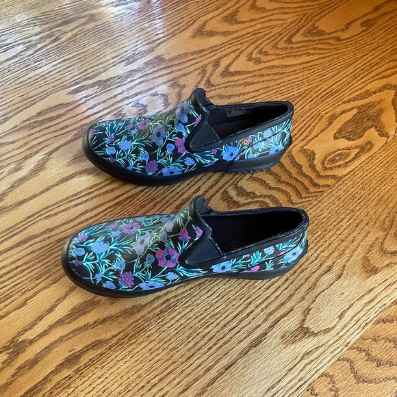 Bogs Waterproof Shoes - Fit Like Size 10 Womens - Picture 4 of 8